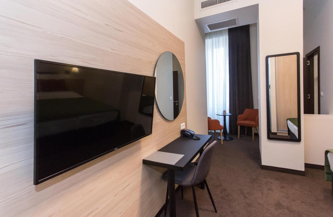 Hotel Grand Hedonist Панчево Экстерьер фото