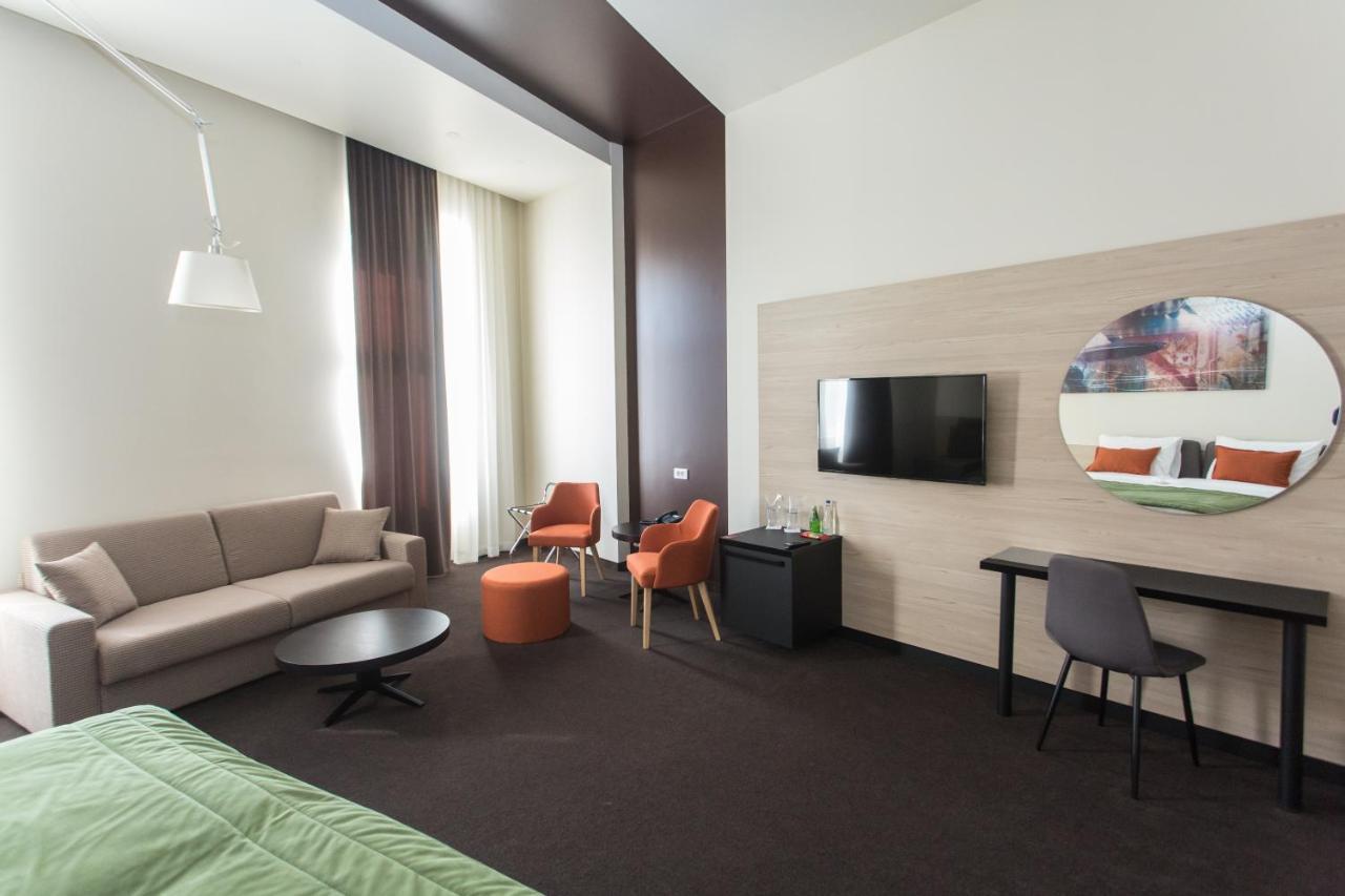 Hotel Grand Hedonist Панчево Экстерьер фото