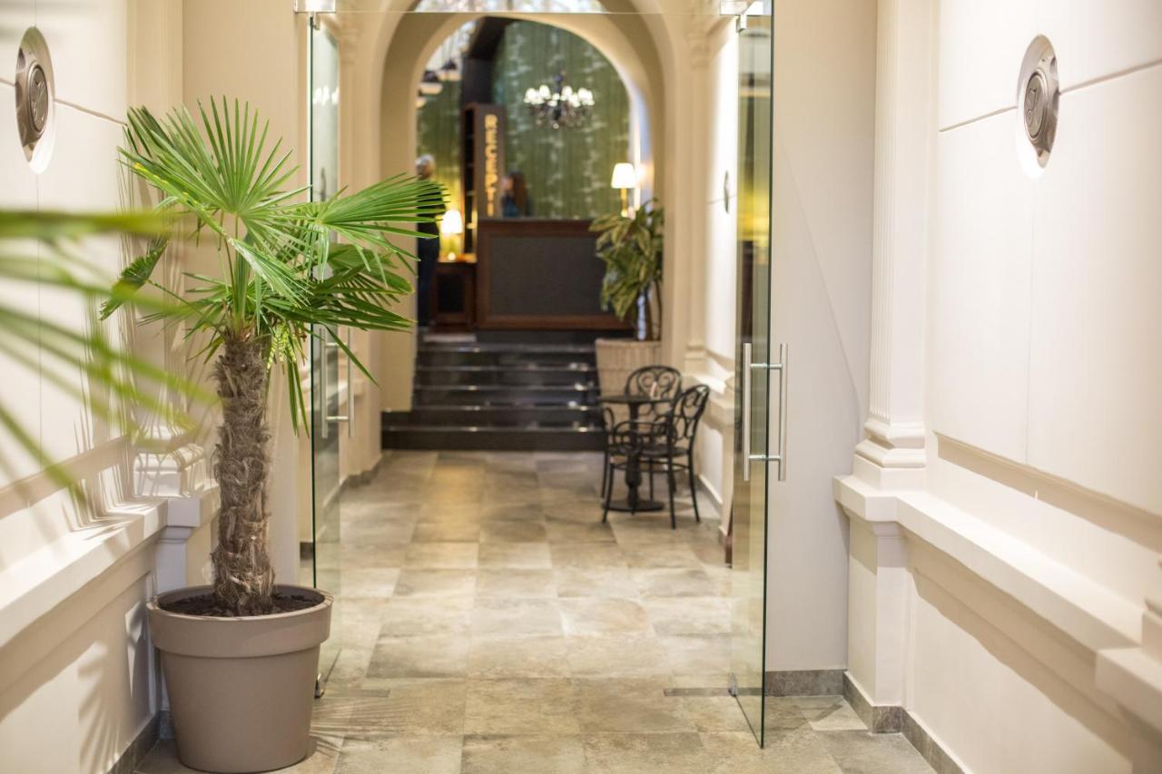 Hotel Grand Hedonist Панчево Экстерьер фото