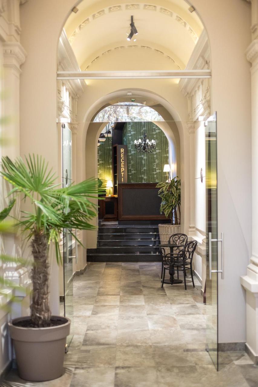 Hotel Grand Hedonist Панчево Экстерьер фото