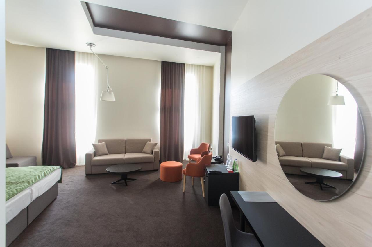 Hotel Grand Hedonist Панчево Экстерьер фото